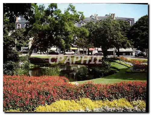 Cartes postales moderne Bordeaux la Place Gambetta avec son Joli Jardin