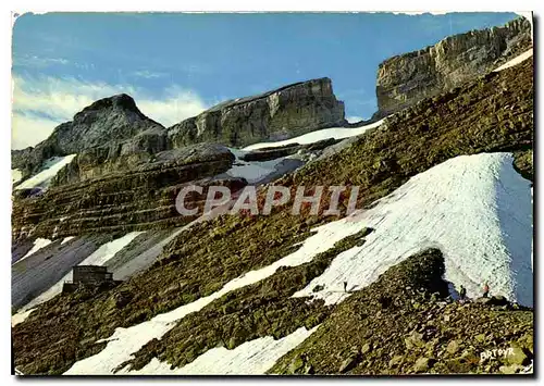 Cartes postales moderne Hautes Pyrenees Gavarnie la Breche de Roland Le Casque et le refuge