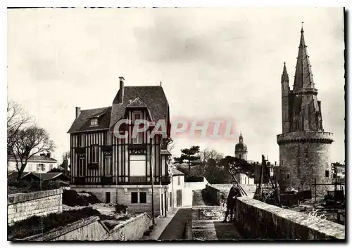 Cartes postales moderne La Rochelle Remparts et tour des 4 Sergents