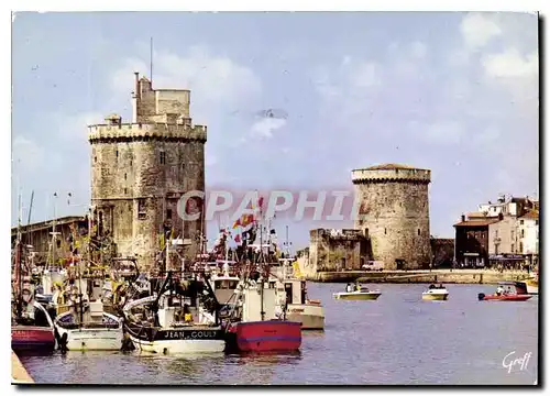 Cartes postales moderne La Rochelle Charente Maritime Tour St Nicolas et Tour de la Cheine Bateaux de peche