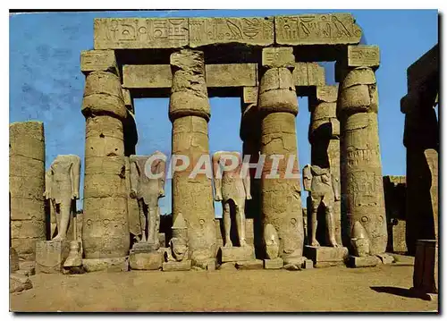 Moderne Karte Temple de Louxor Statues de Ramses II dans la grande cour