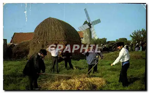 Moderne Karte Folklore Maraichin Le Bouquet d'Ajoncs Bois de Cene Vendee Fleaux Battage au fleau devant la bar