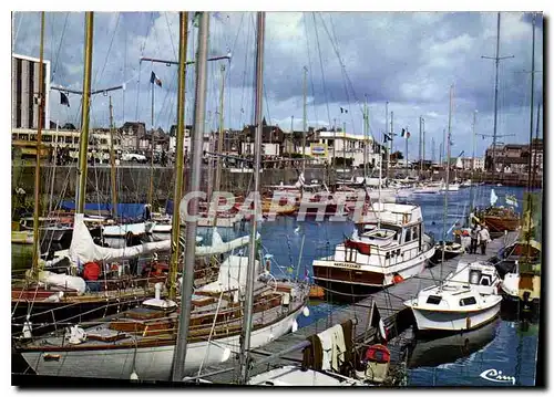 Cartes postales moderne Deauville Calvados Le port des yachts Bateaux de peche