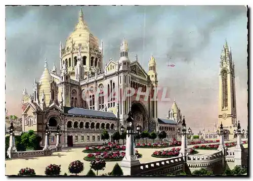 Cartes postales moderne La Basilique de Lisieux Panorama general