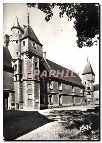 Cartes postales moderne Gien Le Chateau Tourelles et Facade sur la cour interieure