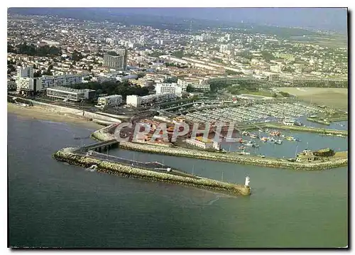 Cartes postales moderne Royan vue du ciel le port le palais des congres l'eglise et front de mer