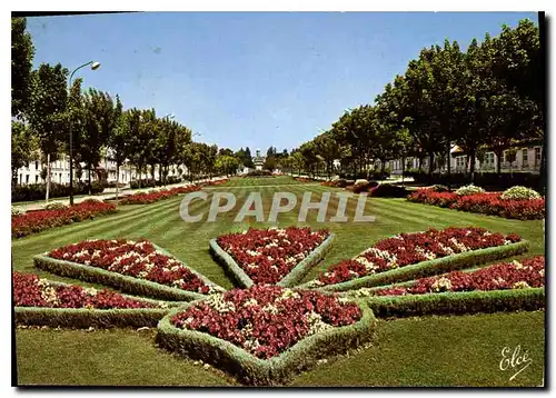 Cartes postales moderne Rochefort le Cours d'Albois avec ses Beaux Jardin au fond l'hopital de la Marine