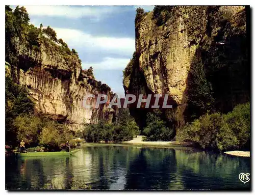 Cartes postales En Parcourant les Gorges du Tarn la Descente en barques les Detroits