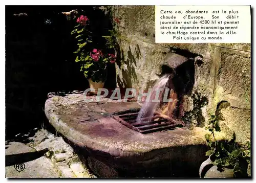Cartes postales L'Auvergne Touristique Chaudes Aigues Cantal la source d'eau chaude