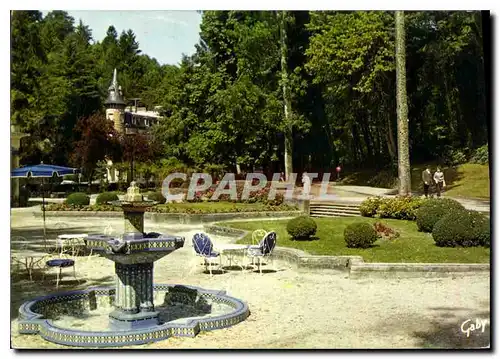 Ansichtskarte AK Bagnoles de l'Orne Orne le jardin de thermes et l'allee de Dante