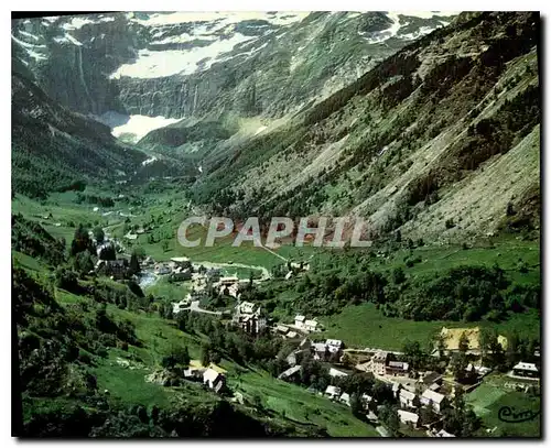 Cartes postales moderne Gavarnie Htea Pyrenees vue generale et le Cirque