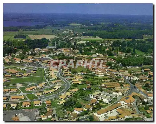 Moderne Karte Image de France Landes Soustons vue panoramique sur la ville et au loin son etang