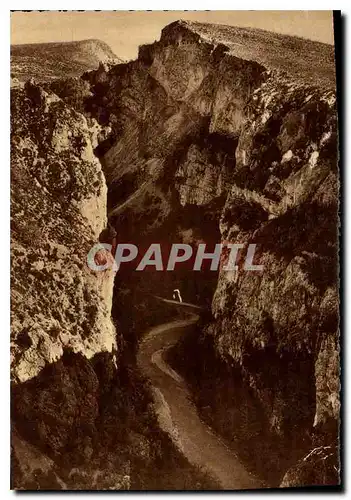 Cartes postales moderne Les Gorges du Verdon Tunnel de Fayet vu des Cavaliers par route rive gauche