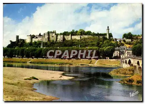 Cartes postales Chinon Indre et Loire Le chateau dominant la Vienne