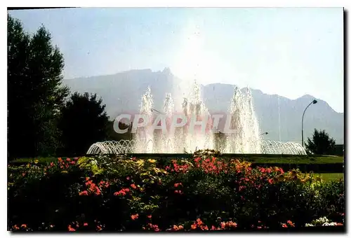 Cartes postales moderne Aix les Bains Savoie A l'entree de la ville une belle fontaine