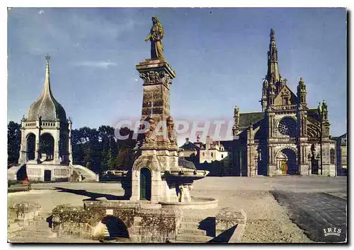 Cartes postales moderne Sainte Anne d'Auray Le Monument aux Morts la Fontaine et la Basilique