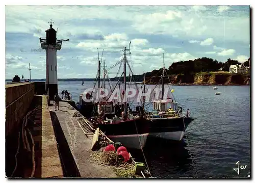 Cartes postales moderne Saint Quay Portrieux C du N La phare a l'extremite de la digue Bateaux de peche