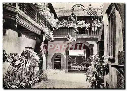 Cartes postales moderne Riquewihr Haut Rhin Cour des Cigognes