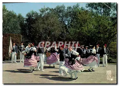 Cartes postales moderne Reflets de France Cote d'Azur une danse typique executee par le groupe folklorique la Ciamada Ni