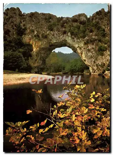 Cartes postales moderne Les Gorges de l'Ardeche le Pont d'Arc Creuse par les eaux dans le rocher ouverture une des merve