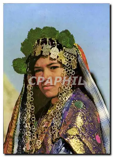 Cartes postales moderne Sud Tunisien Fillette en tenue d'apparat