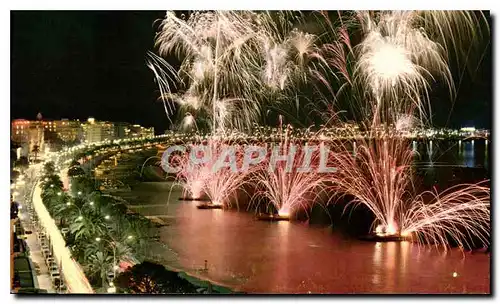 Cartes postales moderne La Cote d'Azur Cannes A M Festival de feux d'artifice sur la Croisette