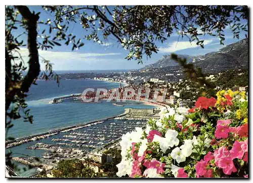 Moderne Karte La Cote d'Azur inoubliable Menton vue panoramique sur le nouveau port le vieille ville au fond l