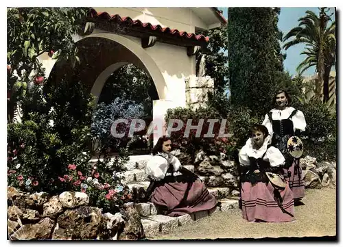 Cartes postales moderne Cote d'Azur Groupe de Jeunes files en costume folklorique