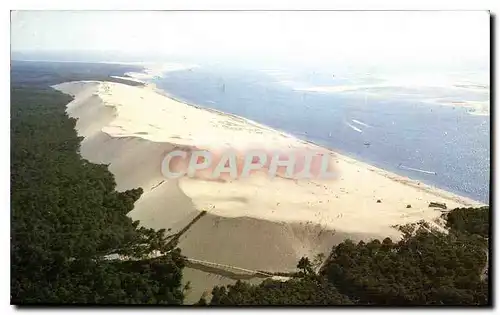 Cartes postales moderne Bassin d'Arcachon La Dune du Pilat au premier plan la passerelle et l'escalier de la Palombiere