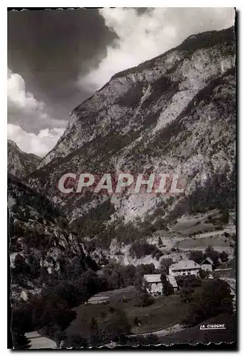 Cartes postales moderne Guillestre Maison du Roi a l'entree des Gorges du Guil