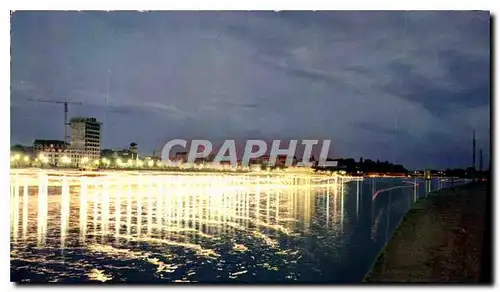 Cartes postales moderne Vichy Allier son bassin de sports nautique internationaux Feeries de lumieres sur le Lac d'Allie