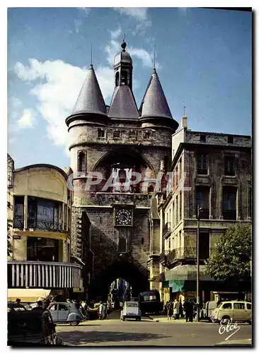 Cartes postales moderne Bordeaux Gironde La Grosse cloche ancien Hotel de Ville a droite l'Eglise St Eloi XII au XVe sie