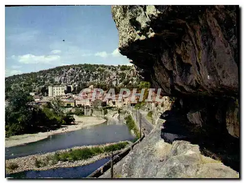 Cartes postales moderne Ardeche Pittoresque Vue generale de Vogue sur les bords de l'Ardeche