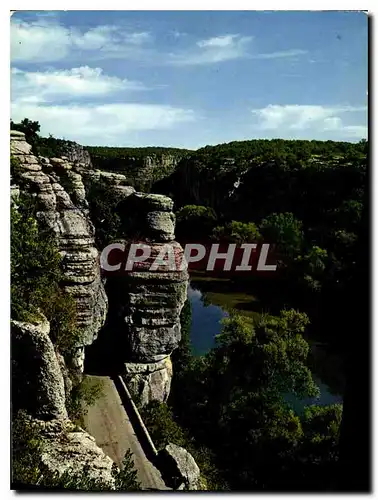 Cartes postales moderne Ardeche Pittoresque L'Entree des defiles de Roums sur les bords de l'Ardeche