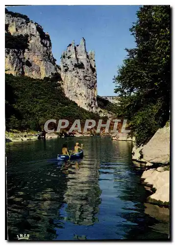 Cartes postales moderne Ardeche Pittoresque Le Rochers de la Cathedrale dans les Gorges de l'Ardeche