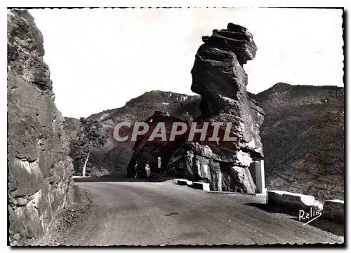 Cartes postales moderne Route des Grandes Alpes Gorges de Dalus La Gardienne des Gorges et le Monument aux Patrioles du