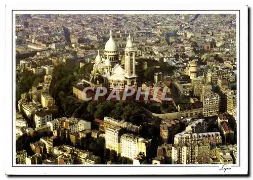 Cartes postales moderne En survolant Paris La Basilique du Sacre Coeur de Montmarte