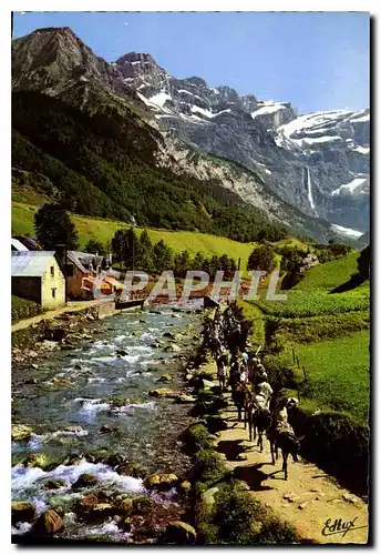 Cartes postales moderne Les Pyrenees Gavarnie Le Cirque le Gave et la chaumiere Caravane de retour du cirque