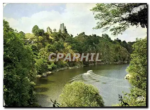 Cartes postales moderne La Creuse Pittoresque Crozant Creuse les bords de la Creuse les ruines du Vieux Chateau et l'Hot