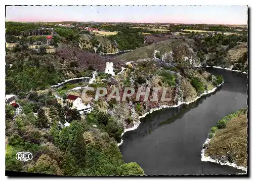 Moderne Karte La Creuse Pittoresque les Bords de la Creuse devant les Ruines de Crozant vue aerienne