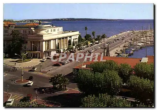 Cartes postales moderne Cannes Le Casino Municipal et un coin du Port Dans le lointain les Iles de Lerins Vue prise de l