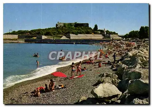 Cartes postales moderne Cote d'Azur French Riviera Antibes Alpes Maritimes La plage devant le Fort Carre