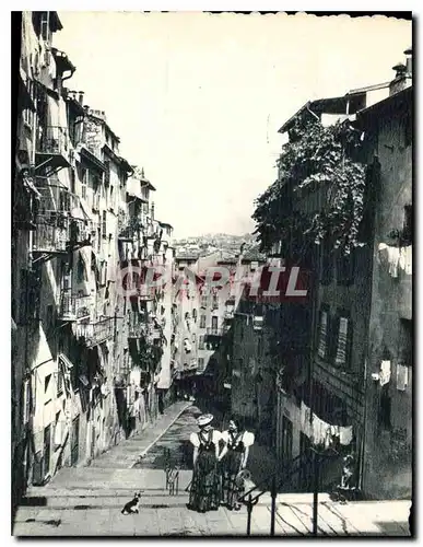 Cartes postales moderne Nice Une rue pittoresque du Vieux Nice Folklore Femmes