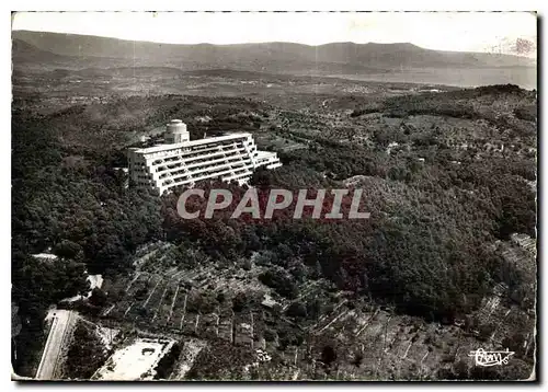 Cartes postales moderne La Cote d'Azur Vallauris A M Vue aerienne sur le Centre Helio Marin dans le fond la Mer et la Ch