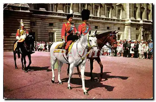 Cartes postales moderne H M the Queen and H R H Prince Philip