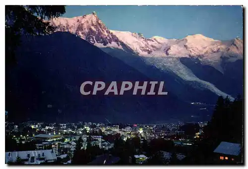 Cartes postales moderne Chamonix Mont Blanc lumieres sur la ville au coucher du soleil