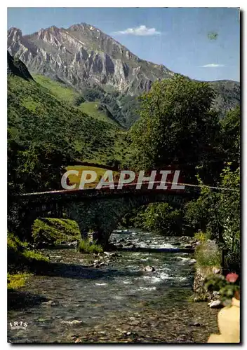 Cartes postales moderne Les Pyrenees Arrens vieux pont sur le Gave d'Azun et le Pic du Midi