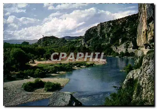 Cartes postales moderne Ardeche pittoresque les Gorges de l'Ardeche aux environs de Vallos Pont d'Arc