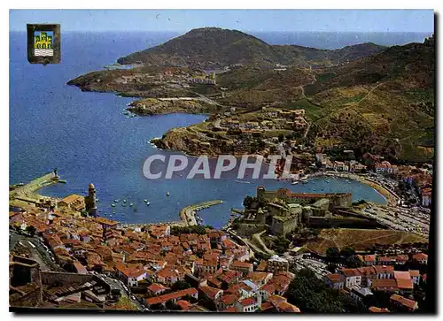 Moderne Karte Lumiere et couleurs de la Cote Catalane Colliure vue aerienne au fond le Cap Bear