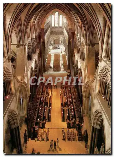 Cartes postales moderne Salisbury Cathedral an unusual bird eye view of the interior as seen from the Moses window showi